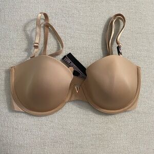 NWT - VICTORIA SECRET - MULTI-WAY BRA - size: 32D